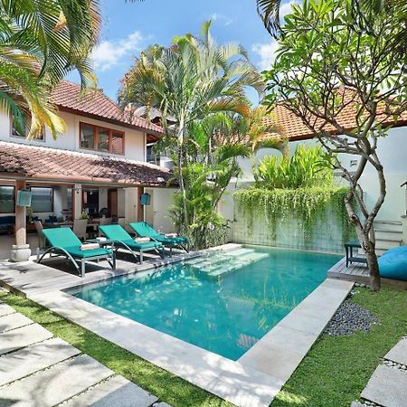 Super Value 4 Bedroom, Walk To Bintang Supermarket Seminyak  Exterior photo