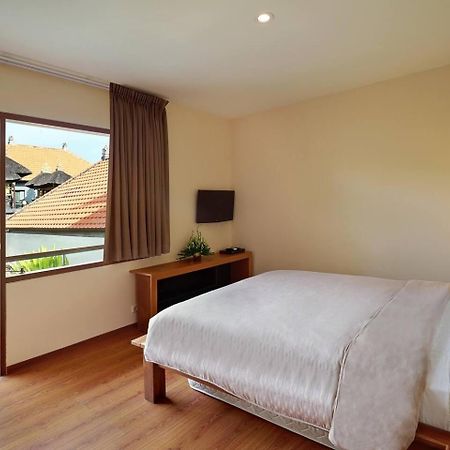 Super Value 4 Bedroom, Walk To Bintang Supermarket Seminyak  Exterior photo