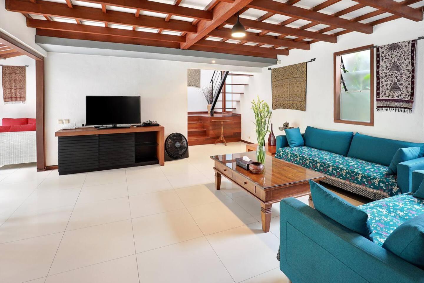 Super Value 4 Bedroom, Walk To Bintang Supermarket Seminyak  Exterior photo